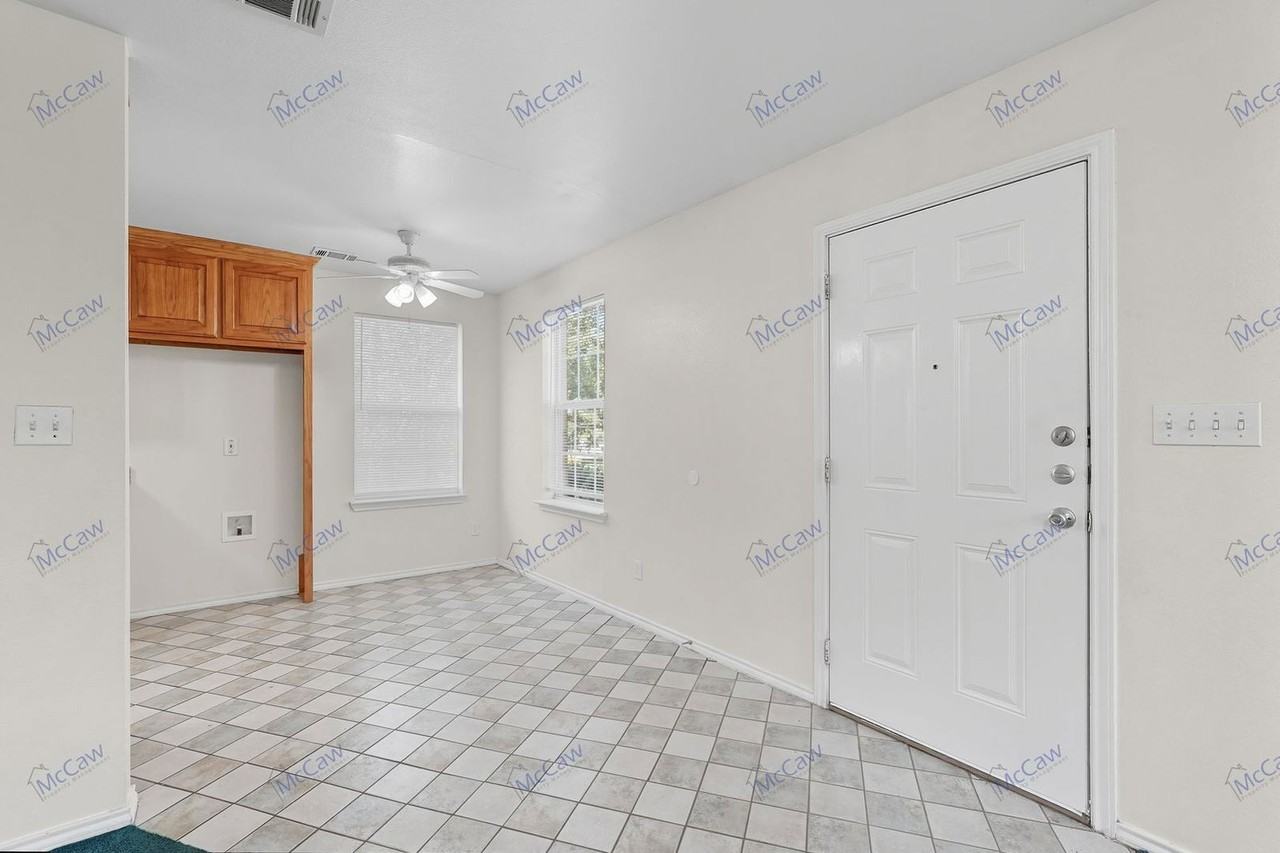 509 W Cedar St - Photo 2 of 22