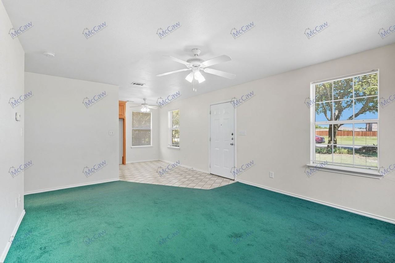 509 W Cedar St - Photo 3 of 22