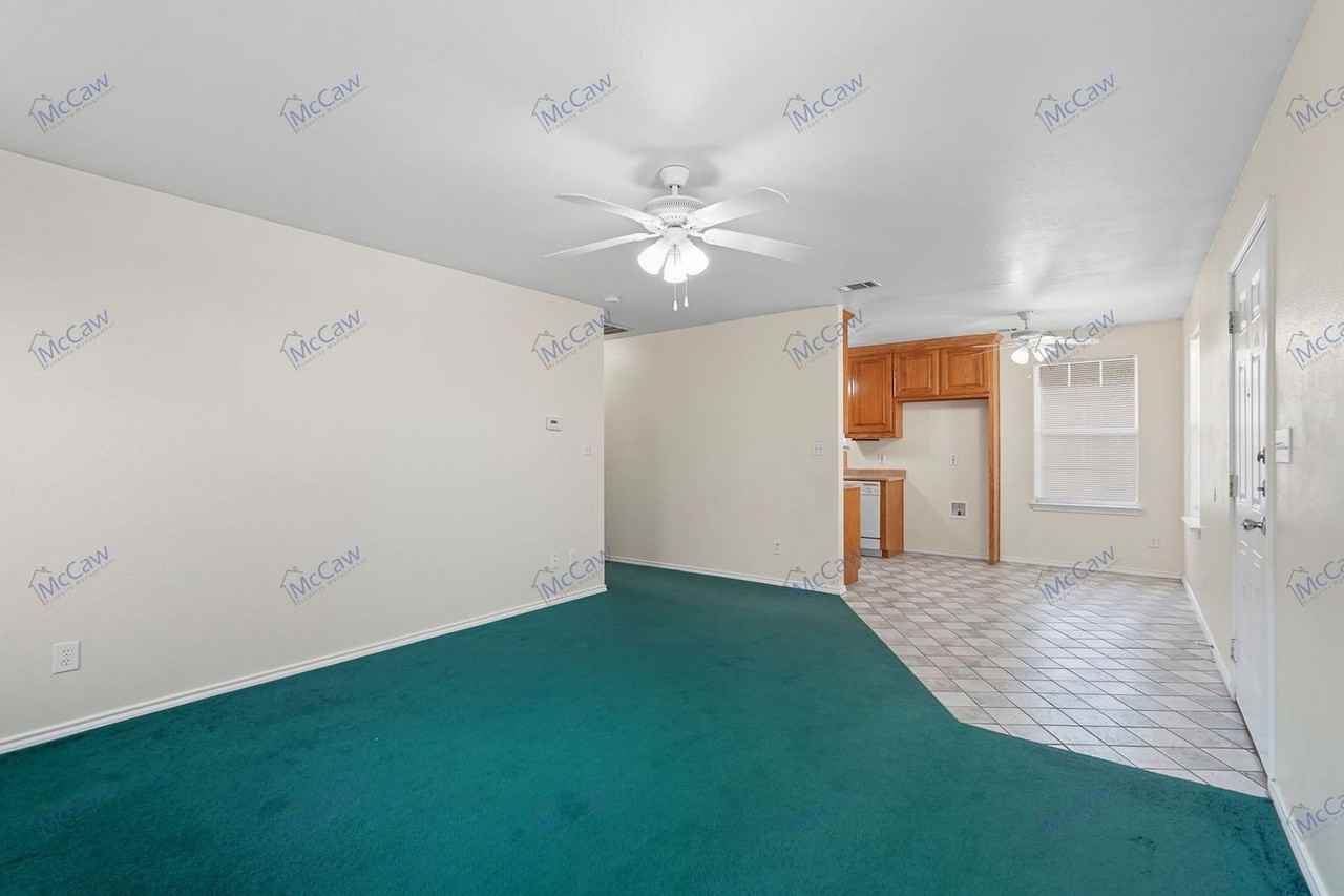 509 W Cedar St - Photo 5 of 22