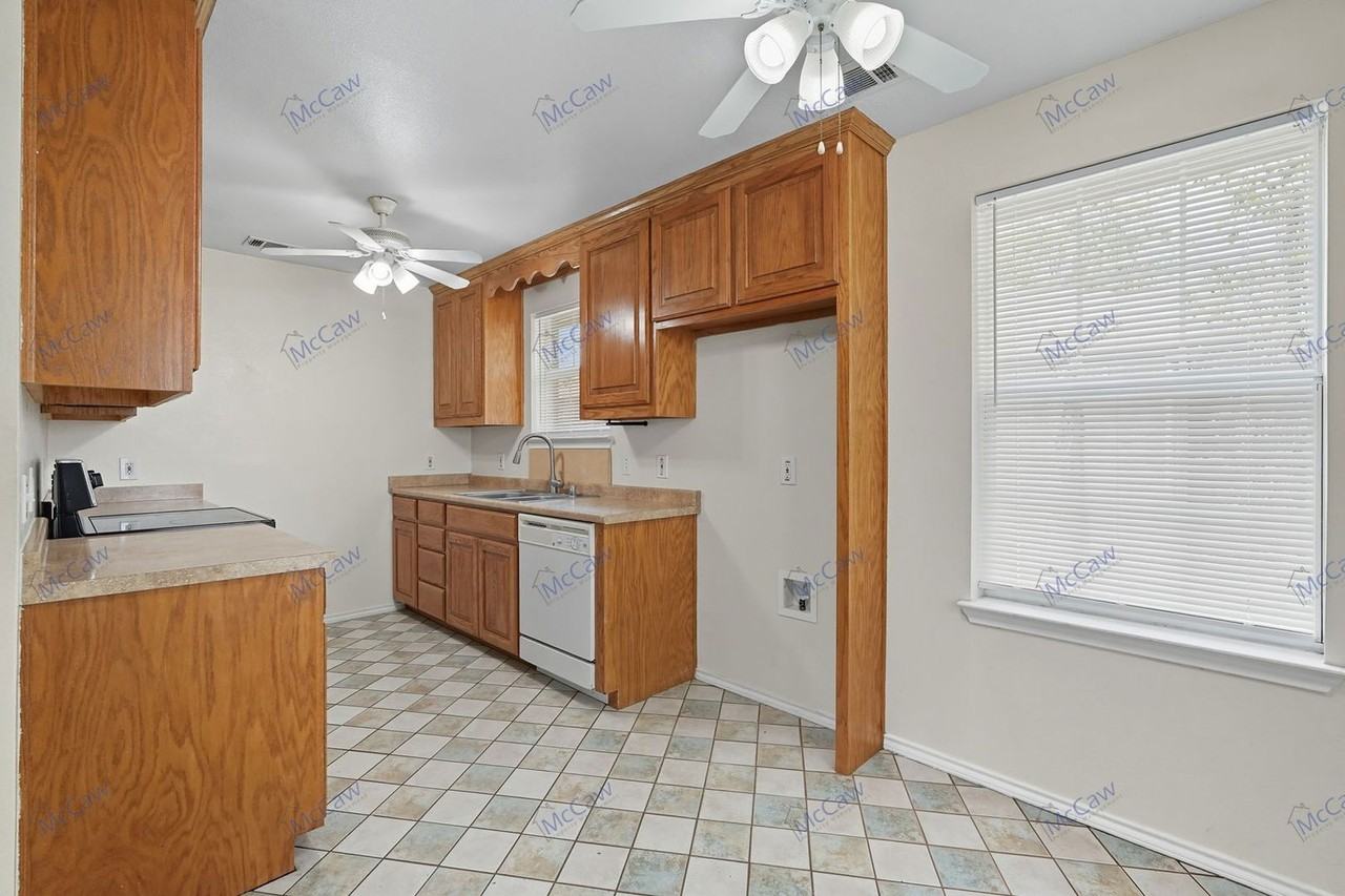 509 W Cedar St - Photo 7 of 22