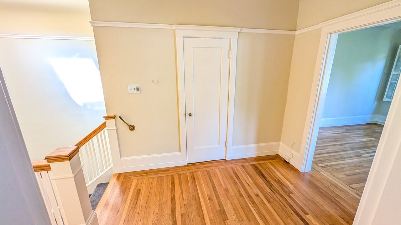 2843 Baker St - Photo 2 of 23