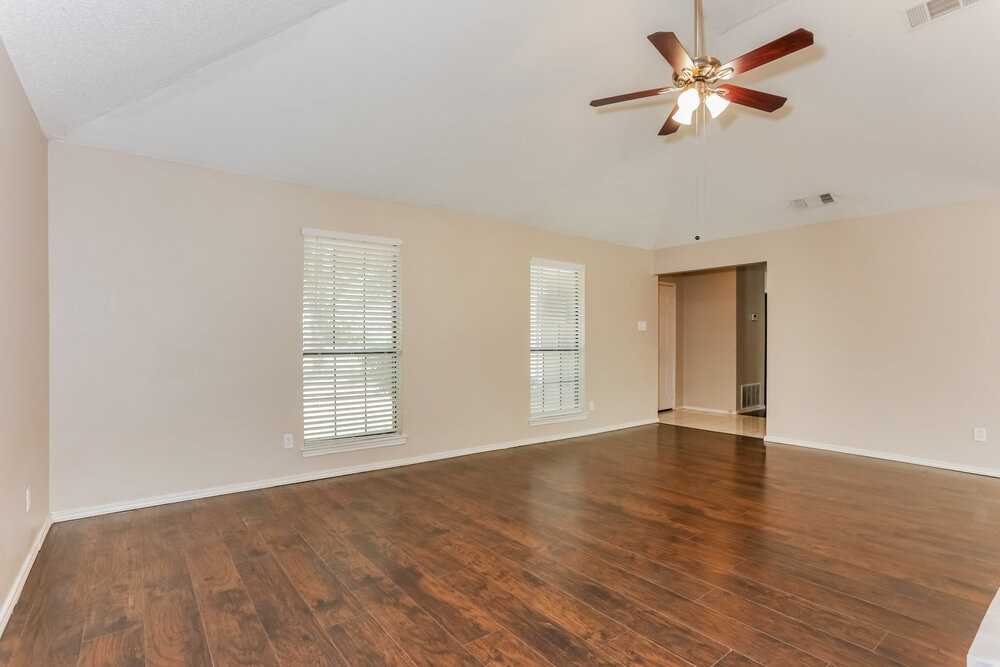 3309 Country Creek Ln - Photo 4 of 16