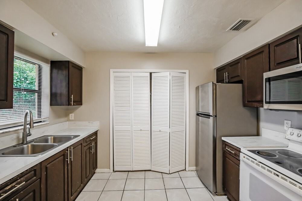 236 Sunbeam Ave - Photo 7 of 16