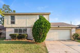 11955 Drummond Park Dr - Photo 1 of 1