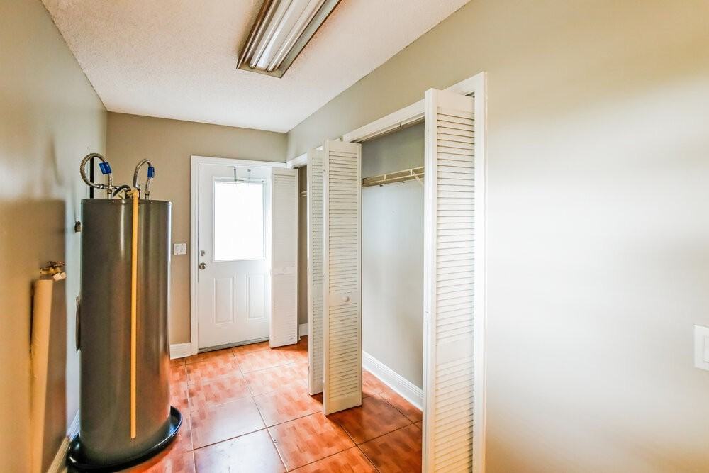 926 13th Ave N - Photo 3 of 16