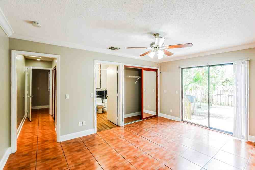 926 13th Ave N - Photo 7 of 16