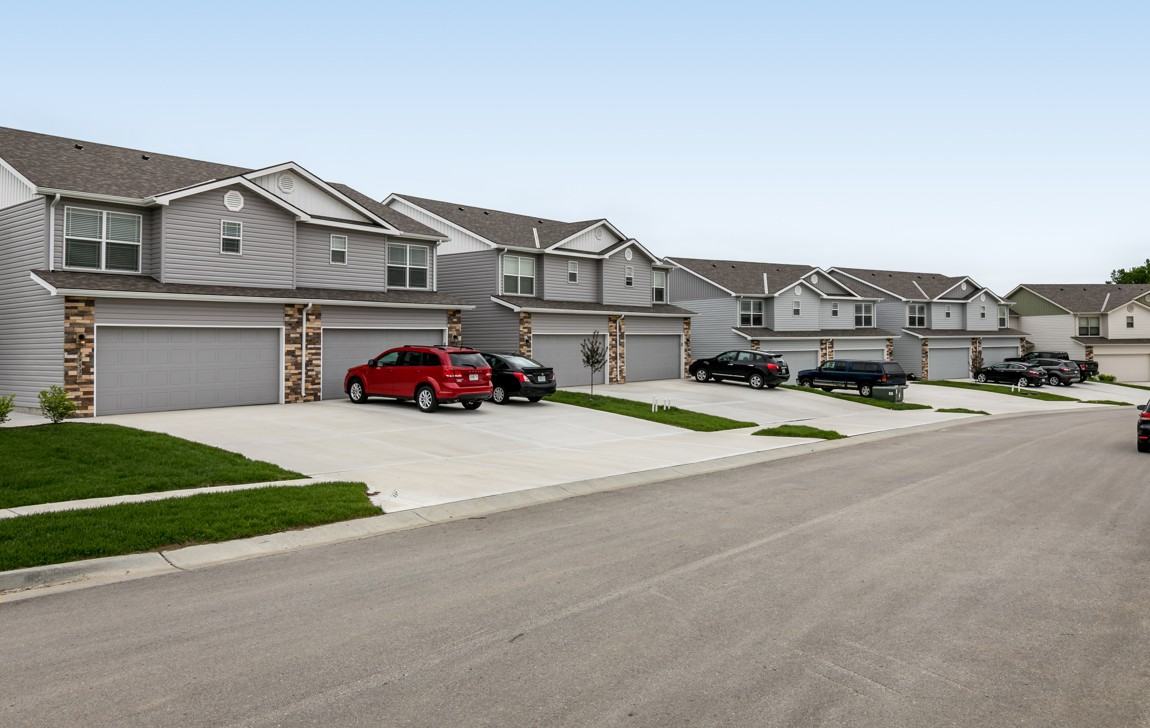 209 Mulberry Ct #30D - Photo 2 of 15