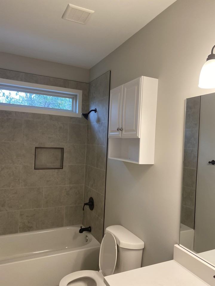 48 Claire Dr Se #B - Photo 3 of 14