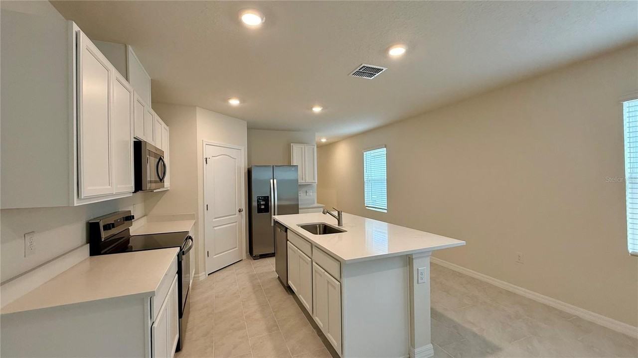 3314 Pine Lily Ave - Photo 3 of 20