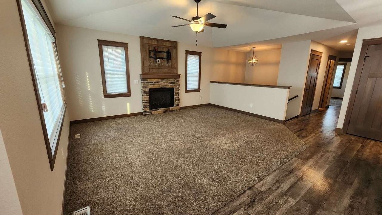 5103 Stonewood Dr - Photo 3 of 27