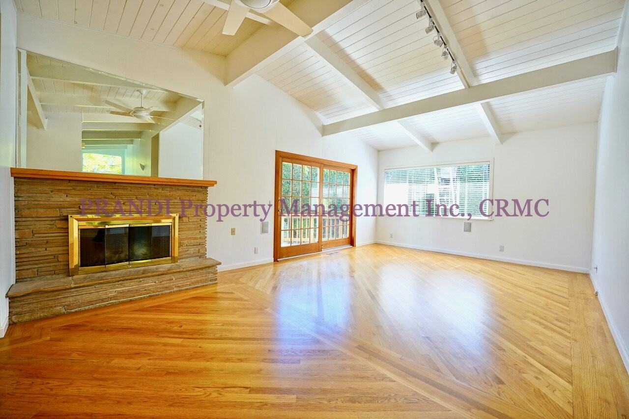 101 Walnut Ave - Photo 2 of 19