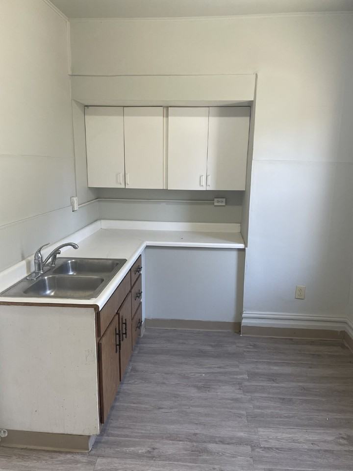 118 Maple Ave #4 - Photo 2 of 12