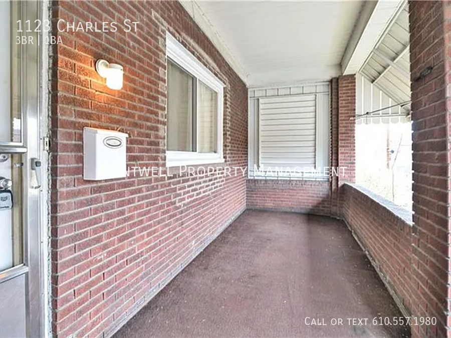 1123 Charles St - Photo 2 of 13