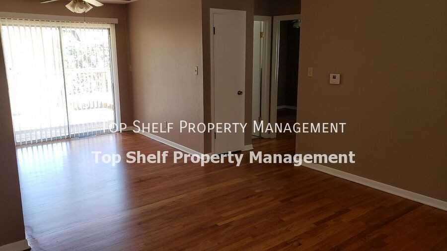 2116 Se 9th St - Photo 3 of 20