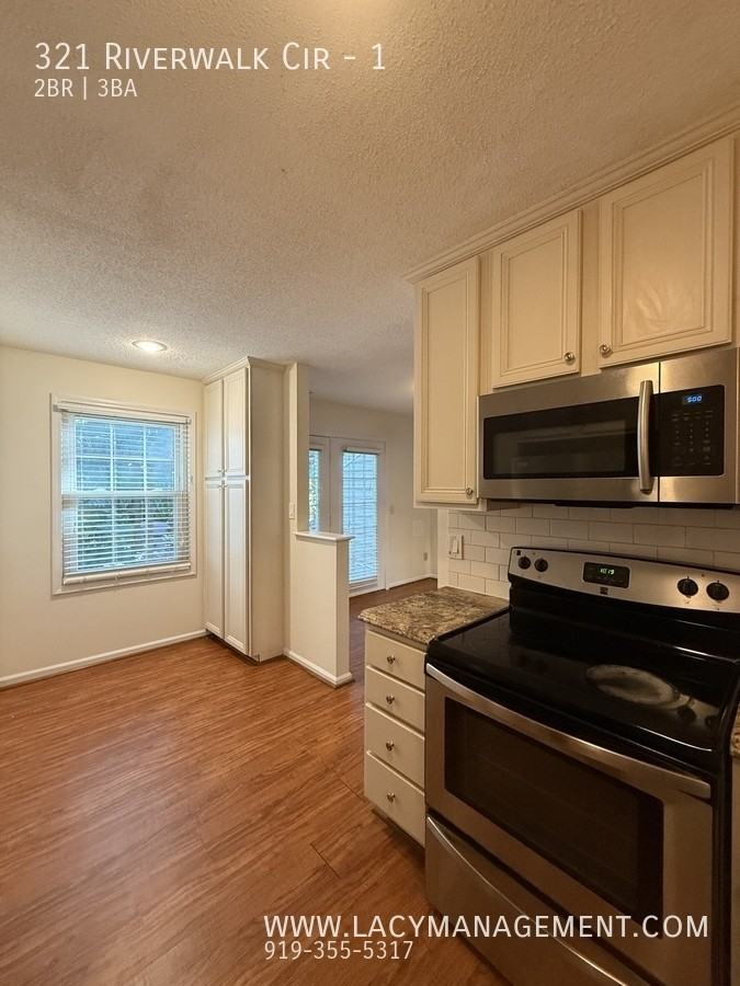 321 Riverwalk Circle - Photo 7 of 22