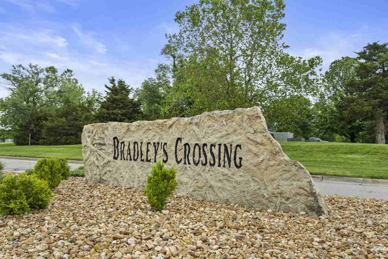 Bradleys Crossing - Photo 4 of 50
