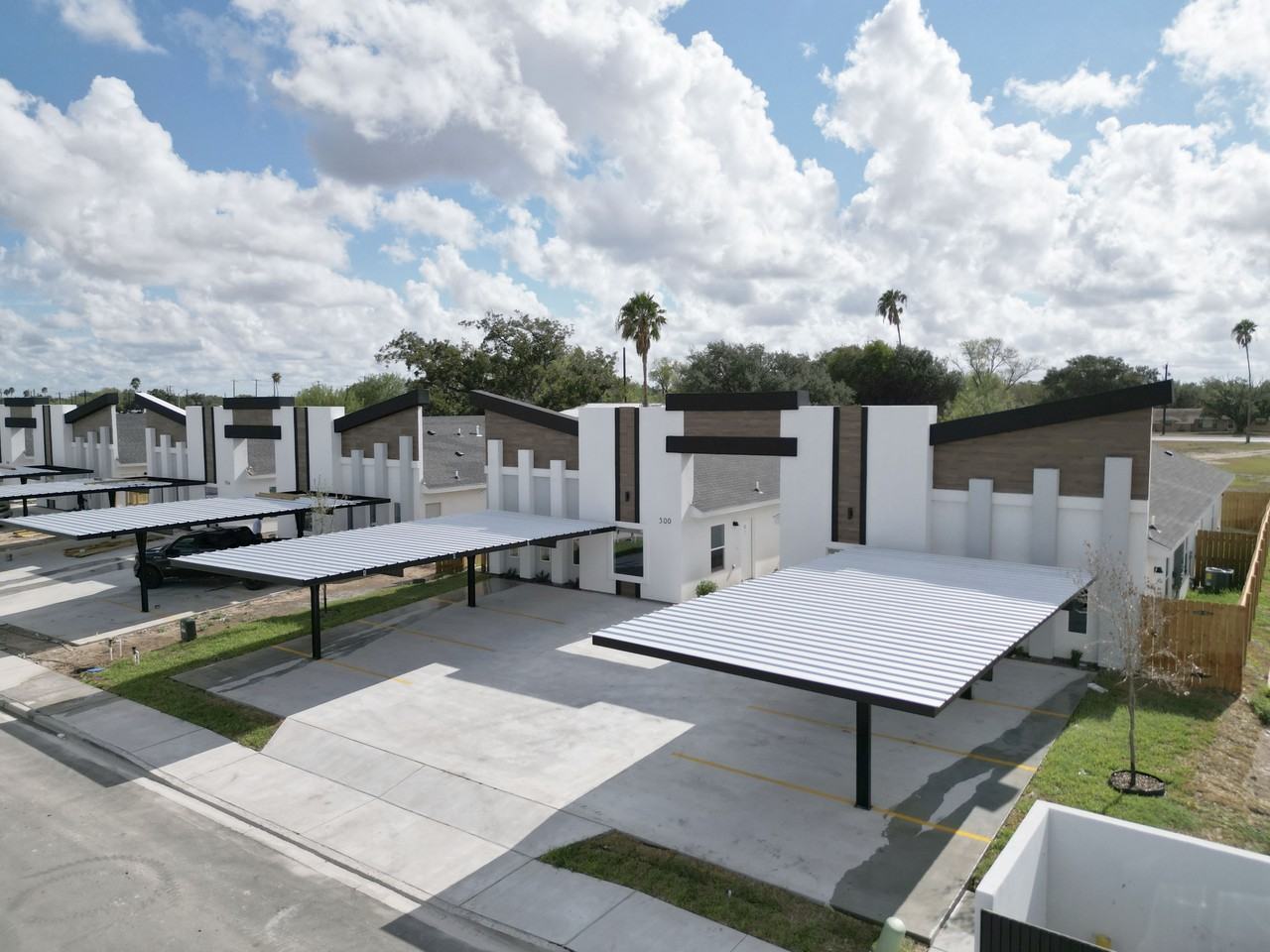 404 N Alexandrite Ave #2 - Photo 2 of 17