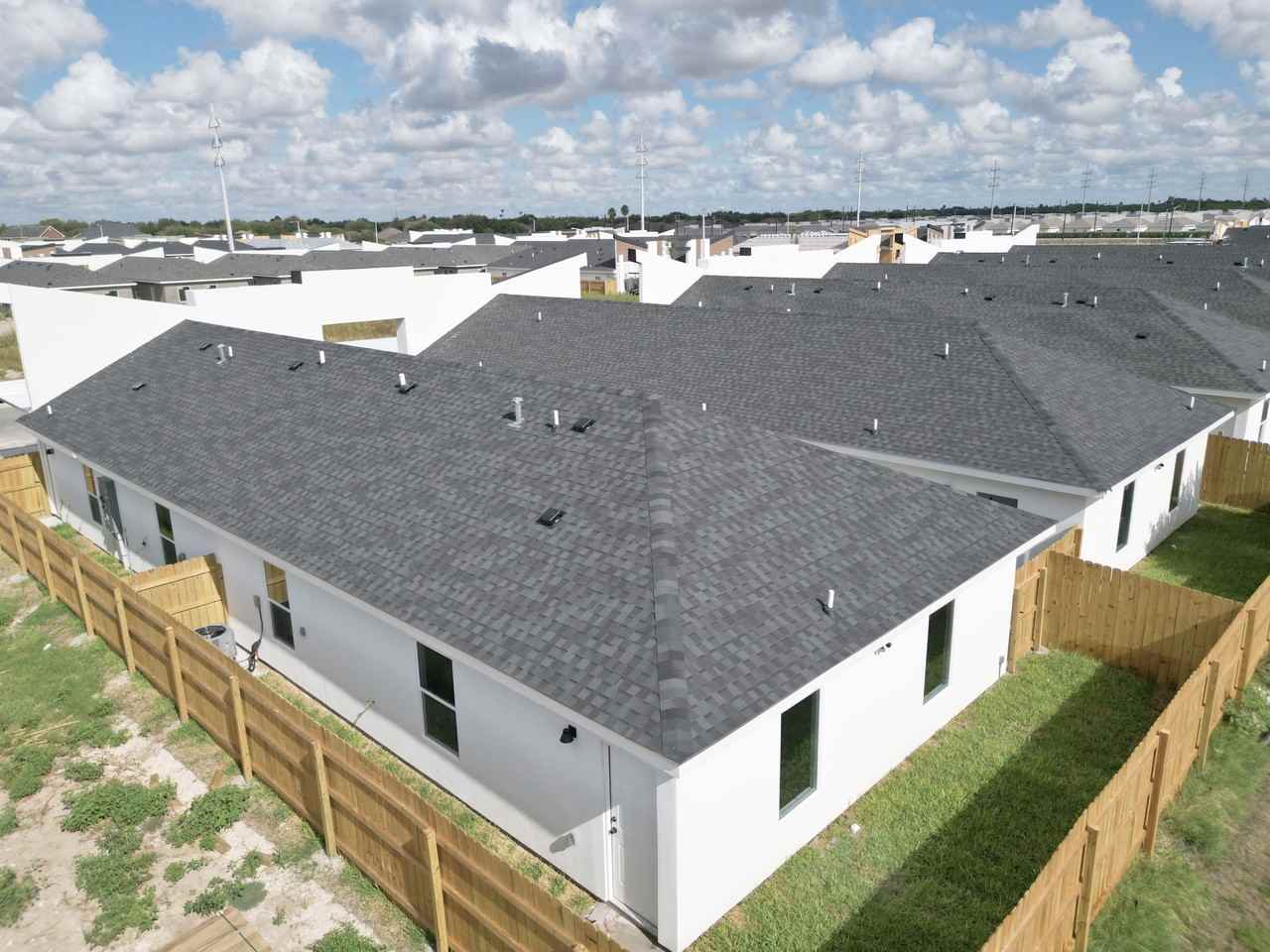 404 N Alexandrite Ave #2 - Photo 3 of 17