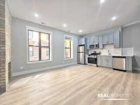 438 W Belden Ave #CL14 - Photo 1 of 1