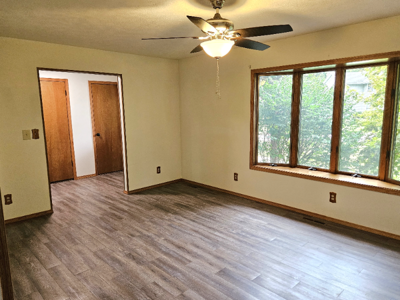 11044 River Oaks Ln E - Photo 6 of 35