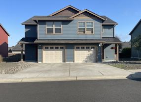 1009 Sw Juniper Gardens Ln #A - Photo 1 of 1