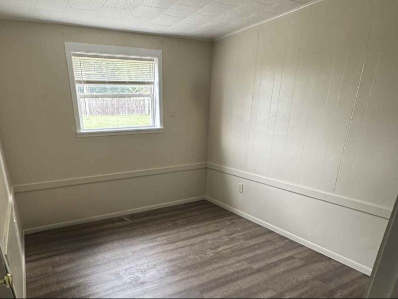 423 W Wright Ave - Photo 3 of 6