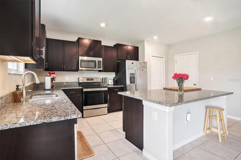 1655 Blue Rose Drive - Photo 4 of 20