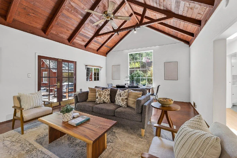 11 Southbank Rd - Photo 2 of 20
