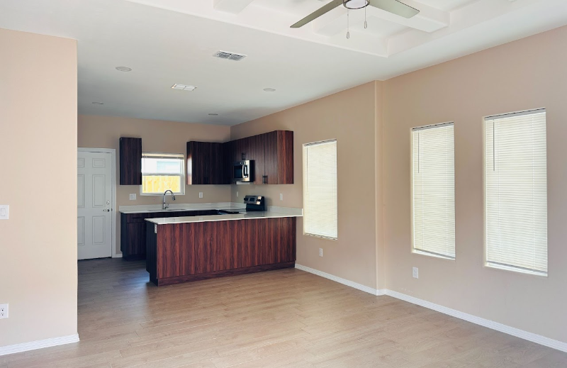 2918 W Driftwood St #4 - Photo 2 of 11