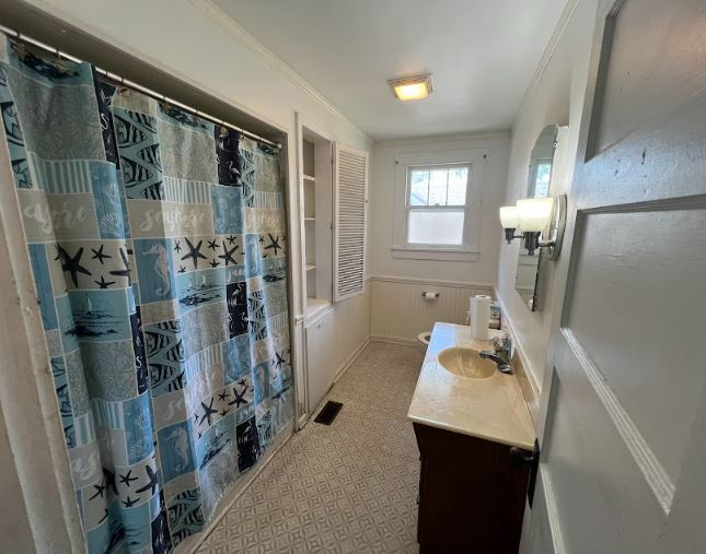 1174 W King St - Photo 4 of 7