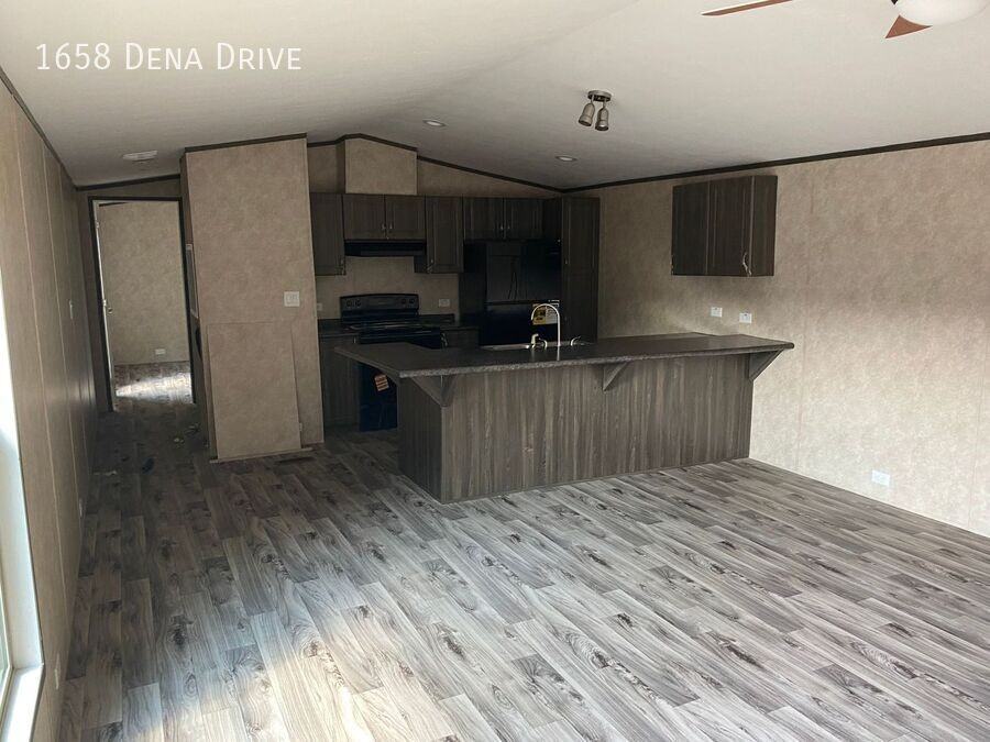 1658 Dena Dr - Photo 2 of 6