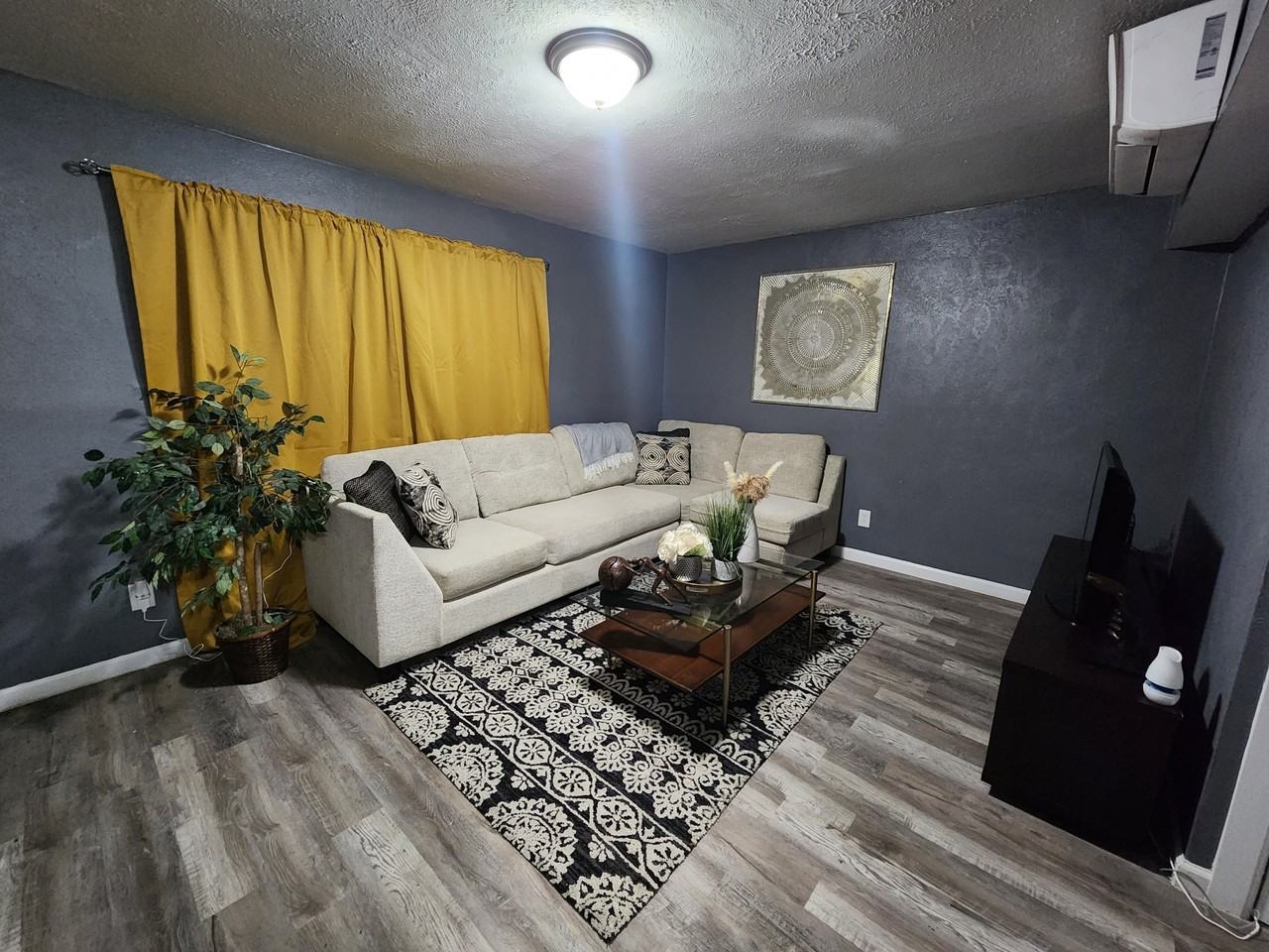 San Jacinto St - 4407 - Photo 7 of 15