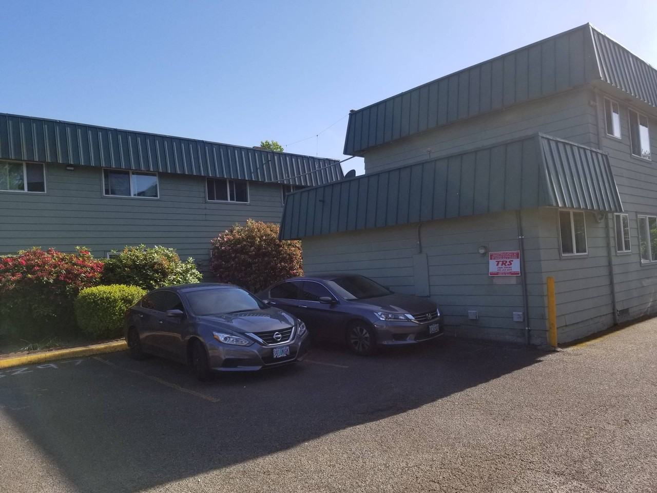 3217-3299 Center Street Northeast - Photo 6 of 14