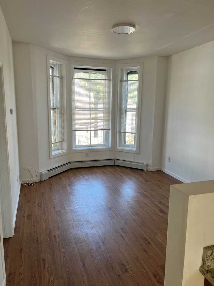 370 Clinton Avenue - Photo 2 of 10