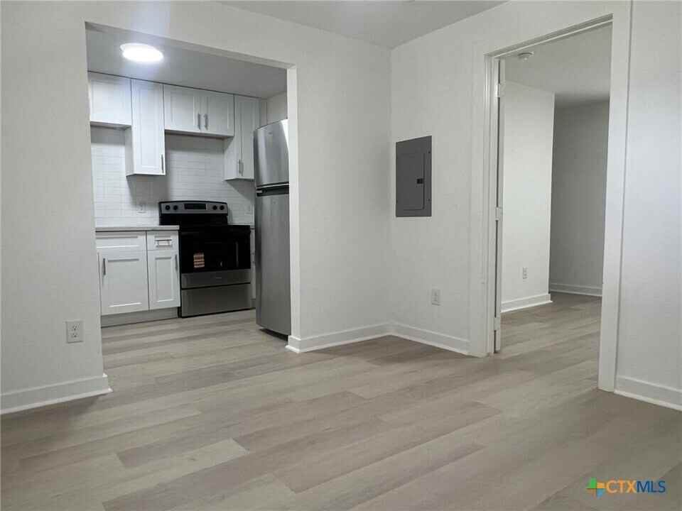 201 Lowery Drive - Photo 6 of 50