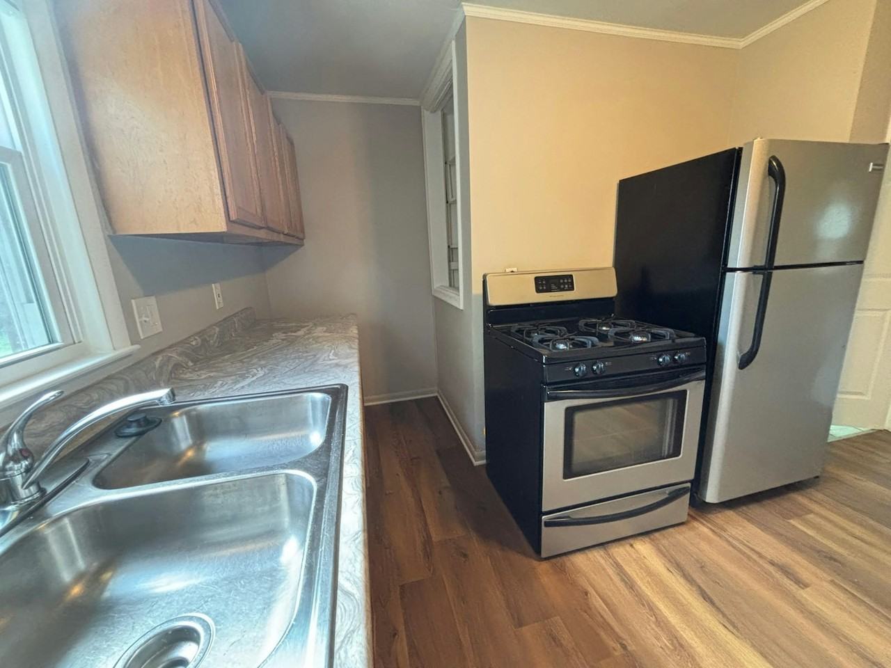 7034 Yacht Avenue - Photo 5 of 15