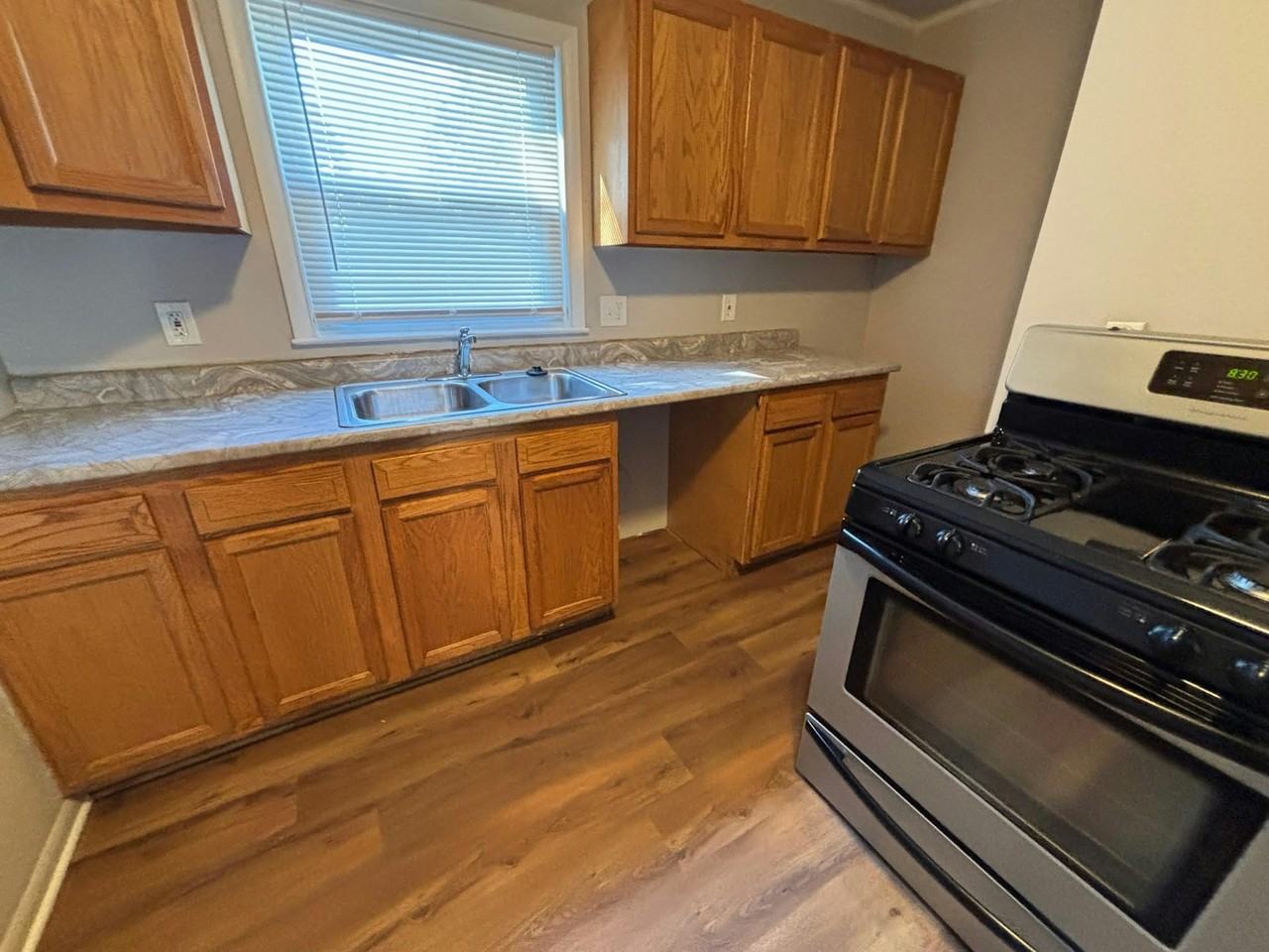 7034 Yacht Avenue - Photo 6 of 15