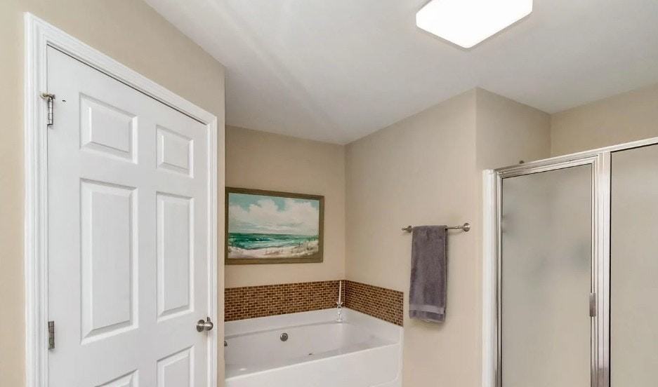 10234 Scott Plantation Drive North - Photo 3 of 7