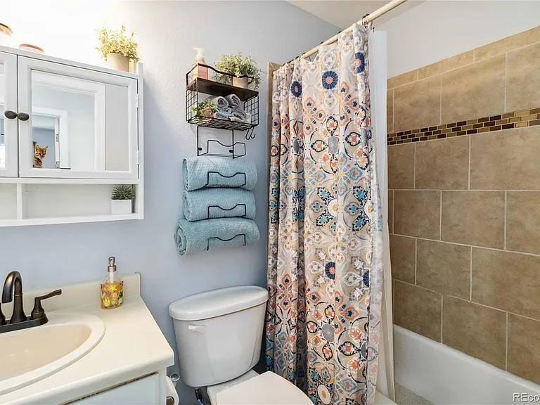 7647 Elmwood Street - Photo 2 of 10