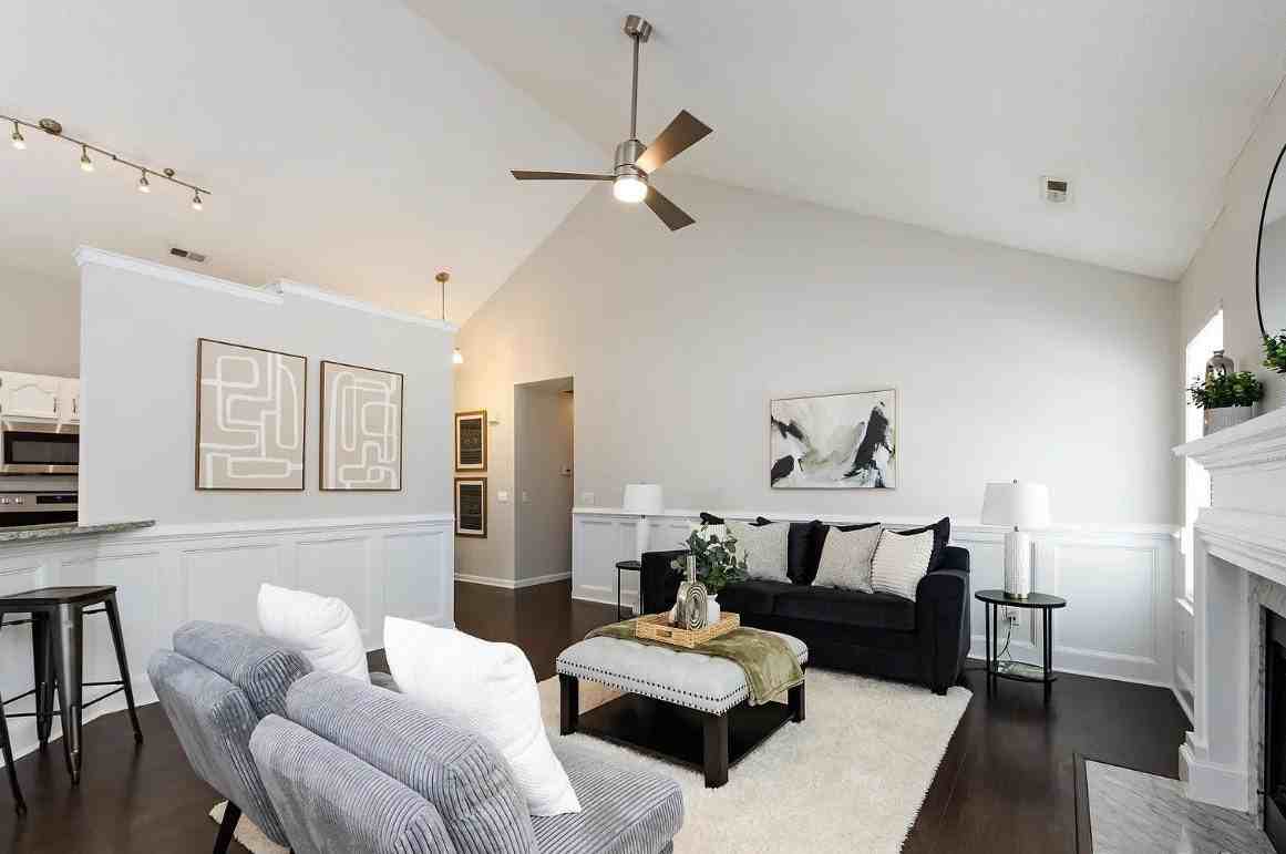 13030 Peacock Lane - Photo 2 of 6