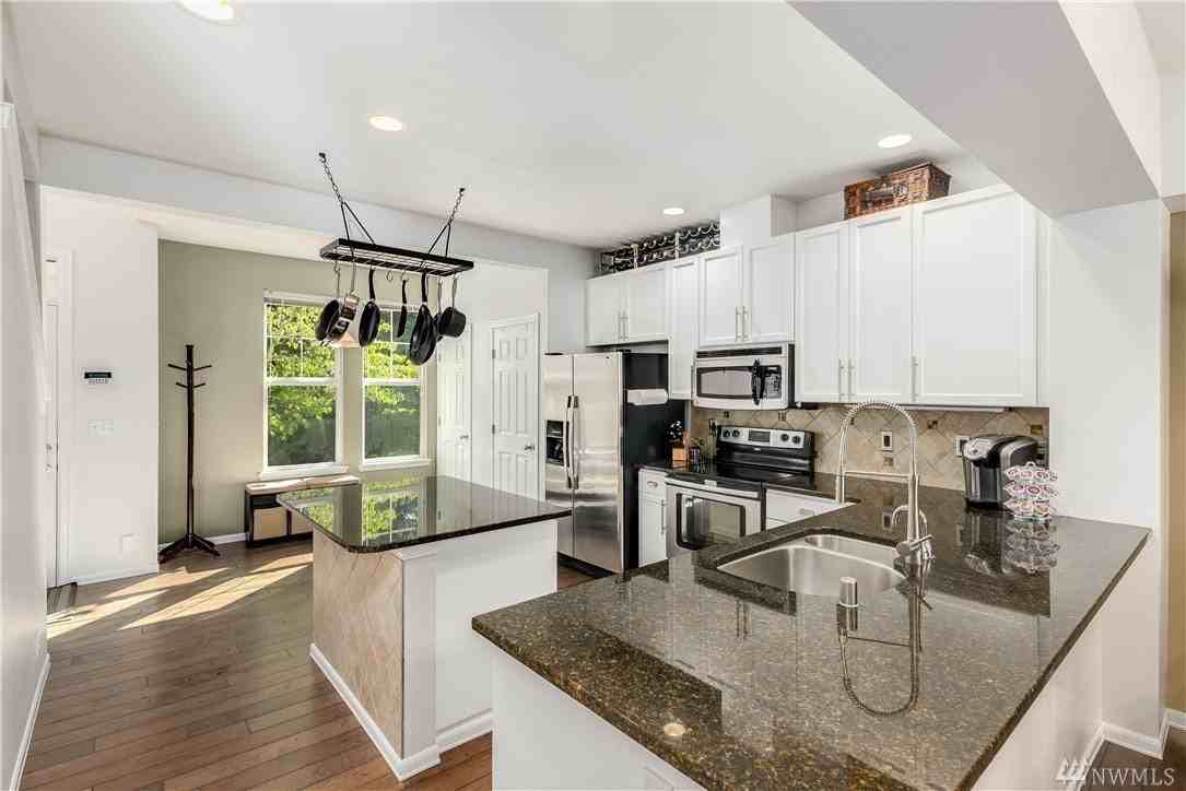 7720 Fairway Avenue Southeast, Unit 402 - Photo 2 of 11