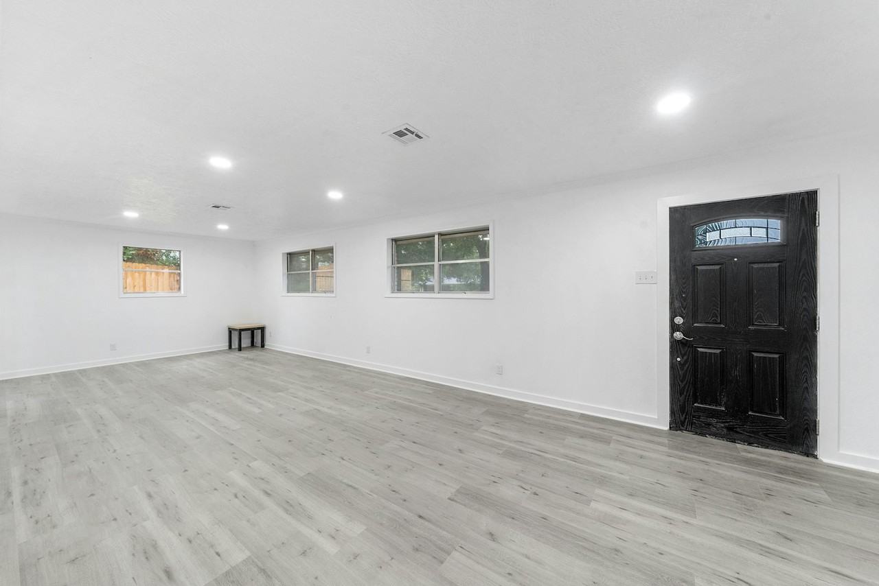 1911 Avenue O - Photo 5 of 20