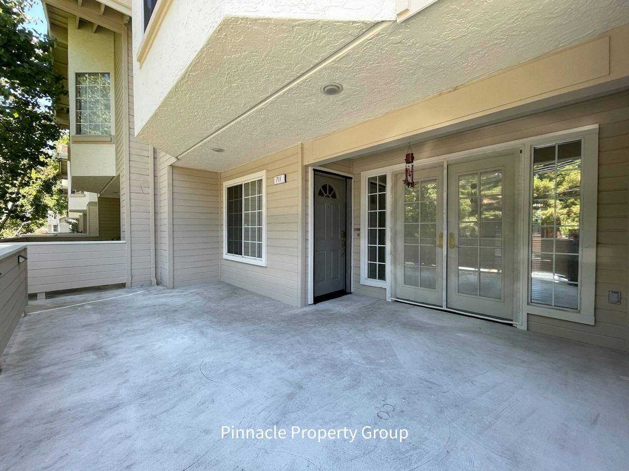 711 Hibiscus Place - Photo 2 of 26