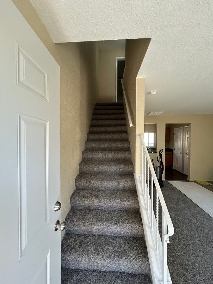 916 South Byrne Road - Photo 2 of 9