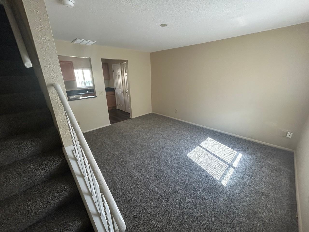 916 South Byrne Road - Photo 3 of 9