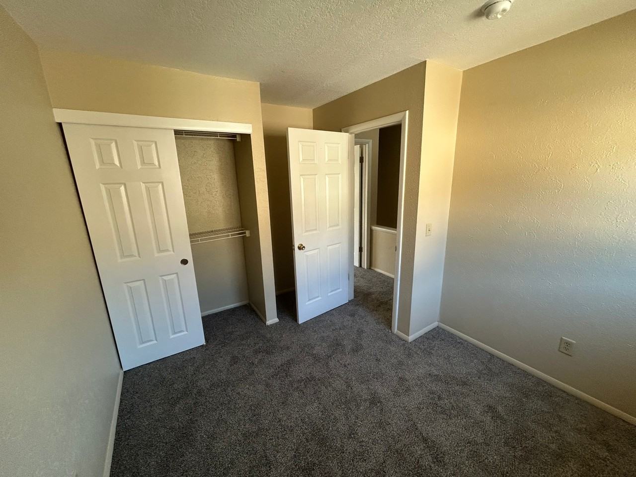 916 South Byrne Road - Photo 7 of 9