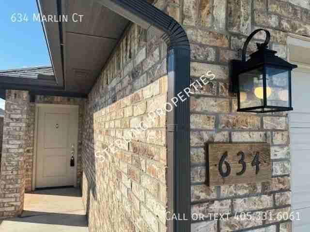 634 Marlin Ct - Photo 2 of 32