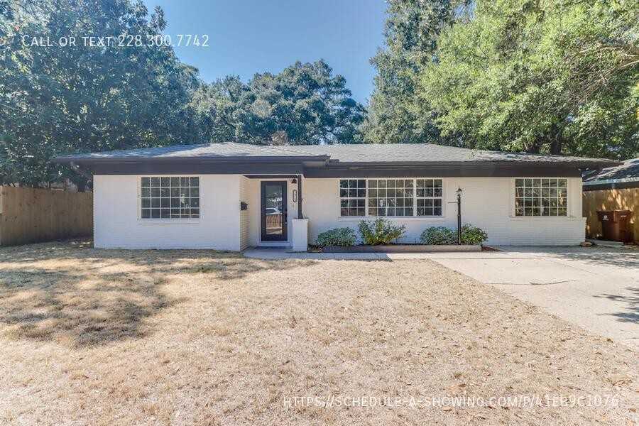 175 St Charles Avenue