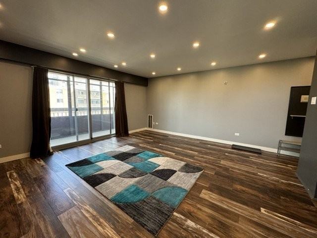 246 Roslyn Rd - Photo 3 of 22