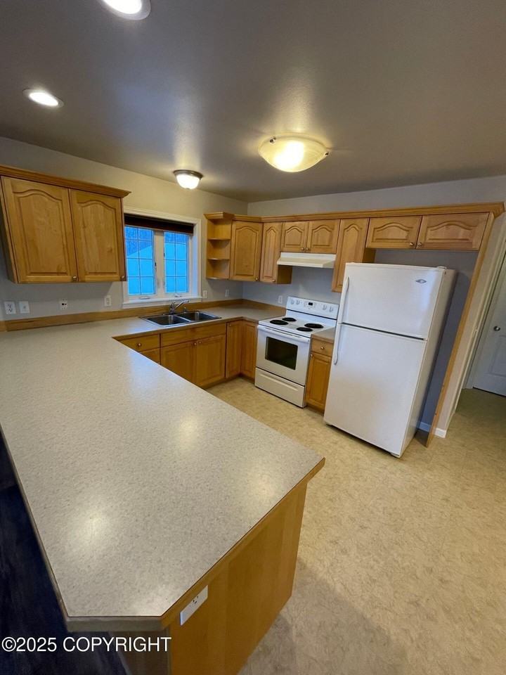 8114 W Donna Marie Ln #3 - Photo 6 of 16